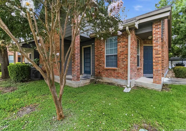 Photo 3 of Sale Pending at 74 Chapel Hill Cir #74, San Antonio, TX 78240 | MLS# 1996578 | Listing updated on 2026-09-13