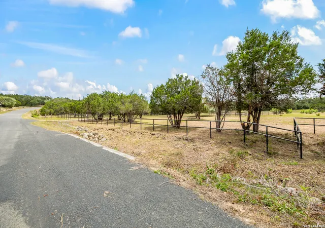 3rd image of 796 N Stallion Estates Dr, Spring Branch, TX 78070 | MLS# 1996665