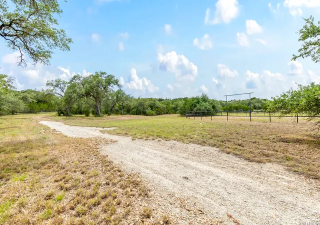 4th image of 796 N Stallion Estates Dr, Spring Branch, TX 78070 | MLS# 1996665
