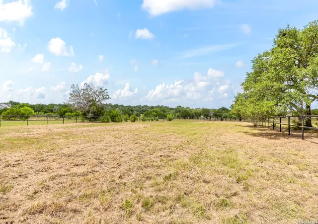 5th image of 796 N Stallion Estates Dr, Spring Branch, TX 78070 | MLS# 1996665