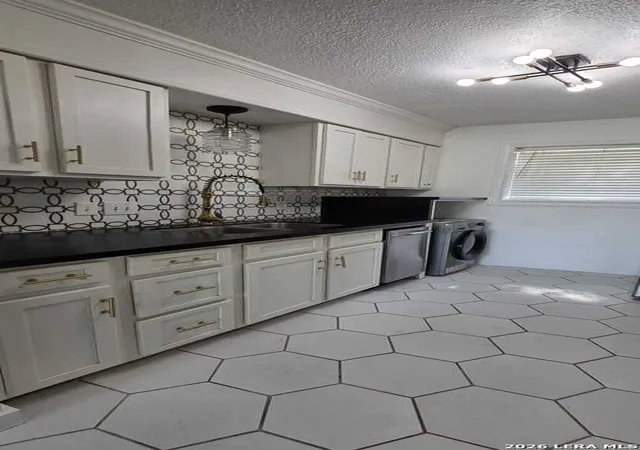 2nd image of 3843 Barrington St, San Antonio, TX 78217