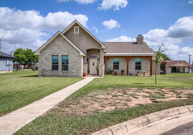 Homes for sale in Hondo, TX | 504 34th Street, Hondo, TX 78861 | MLS# 1996702