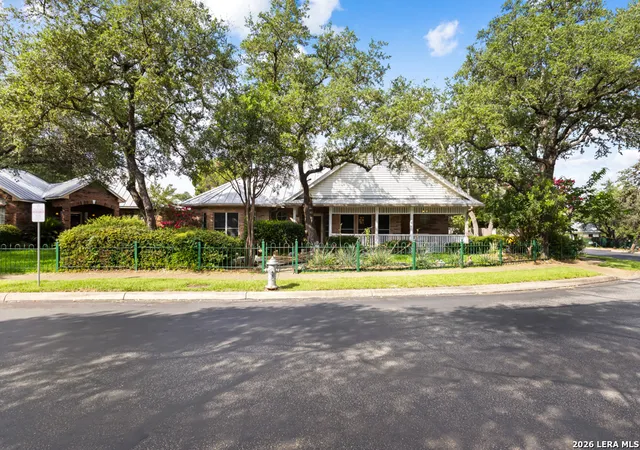 Photo 2 of Single family home for sale at 2618 Fairfield Bend Dr, San Antonio, TX 78231 | MLS# 1996704 | Listing updated on 2026-09-23
