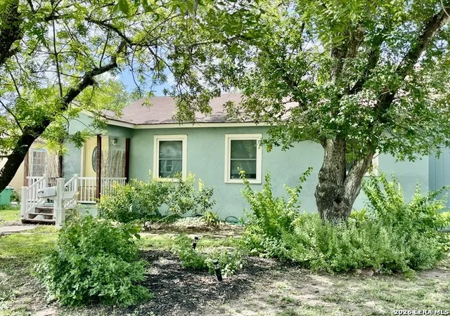 Photo 2 of Sale Pending at 224 Westminster Ave, San Antonio, TX 78228 | MLS# 1996726 | Listing updated on 2026-09-06