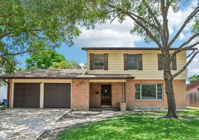 Photo 1 of Sale Pending at 111 Hannasch Dr, San Antonio, TX 78213 | MLS# 1996740 | Listing updated on 2026-09-12