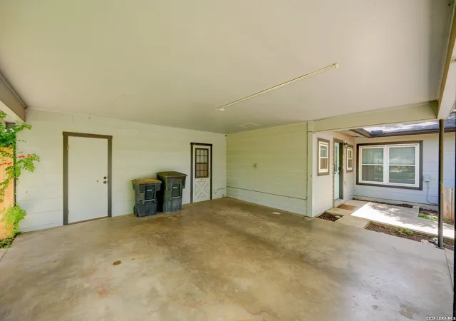 Homes for sale in Fredericksburg, TX | 599 E Hwy St, Fredericksburg, TX 78624 | MLS# 1996805