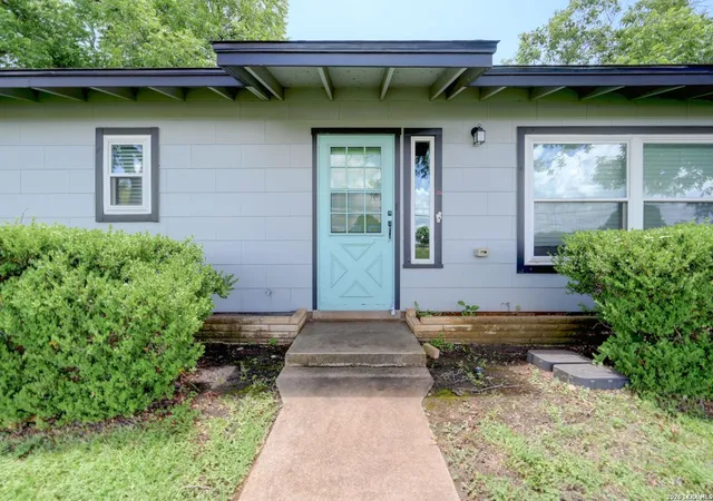 Homes for sale in Fredericksburg, TX | 599 E Hwy St, Fredericksburg, TX 78624 | MLS# 1996805