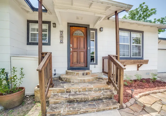 Homes for sale in San Antonio, TX | 2540 W Summit Ave, San Antonio, TX 78228 | MLS# 1996809