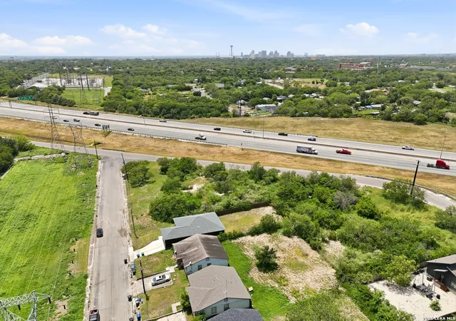 Photo 3 of Sale Pending at 722 Hampton St, San Antonio, TX 78220 | MLS# 1996811 | Listing updated on 2026-08-14