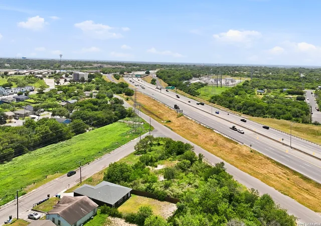 Photo 3 of Sale Pending at 722 Hampton St, San Antonio, TX 78220 | MLS# 1996811 | Listing updated on 2026-08-14