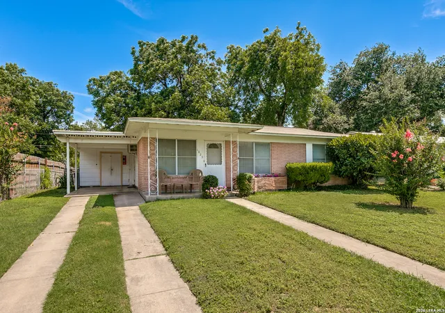 Photo 2 of Sale Pending at 1823 Mccauley, San Antonio, TX 78224 | MLS# 1996842 | Listing updated on 2026-09-05