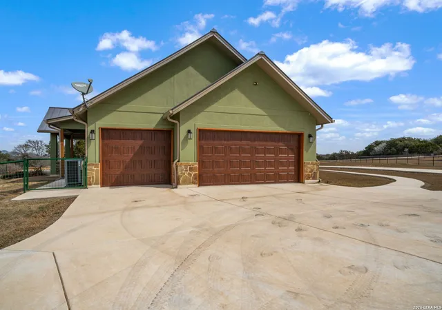 5th image of 236 Bridle Chase, Bandera, TX 78003 | MLS# 1996865