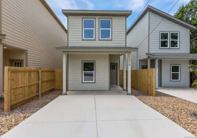 Photo 1 of Single family home for sale at 1216 Aransas Ave, San Antonio, TX 78210 | MLS# 1996868 | Listing updated on 2026-08-25