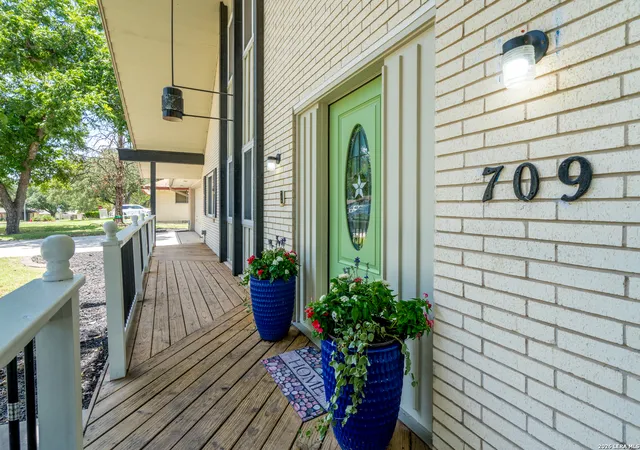4th image of 709 Balfour Dr, Windcrest, TX 78239 | MLS# 1996913