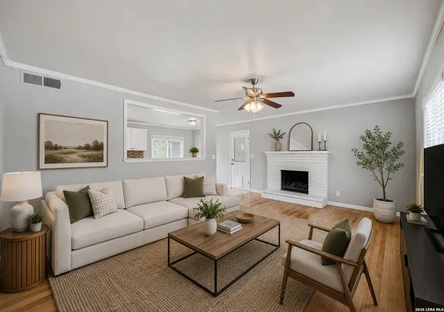 Photo 4 of Single family home for sale at 1032 S Mesquite, New Braunfels, TX 78130 | MLS# 1996923 | Listing updated on 2026-09-21