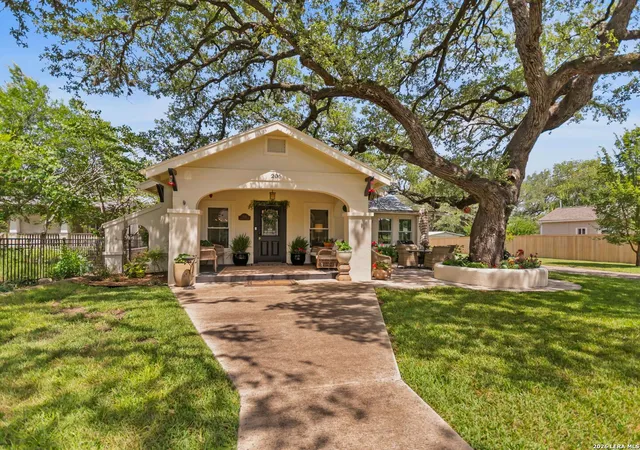 1st image of 205 2nd St, Boerne, TX 78006 | MLS# 1996935