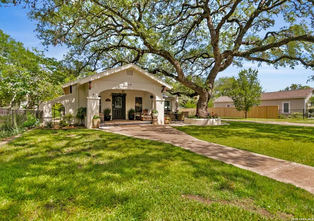 4th image of 205 2Nd St, Boerne, TX 78006 | MLS# 1996935