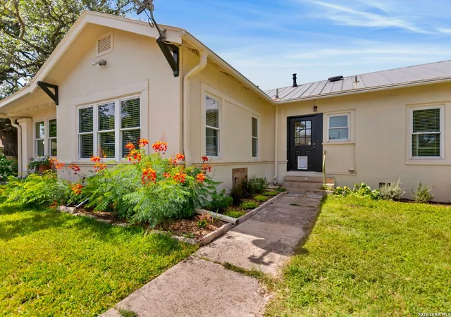 63rd image of 205 2nd St, Boerne, TX 78006 | MLS# 1996935