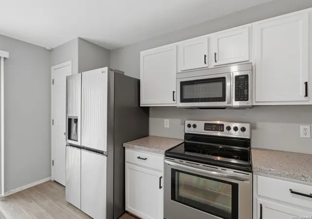 Photo 4 of Single family home for sale at 17327 Wayland Run, San Antonio, TX 78247 | MLS# 1996973 | Listing updated on 2026-09-11