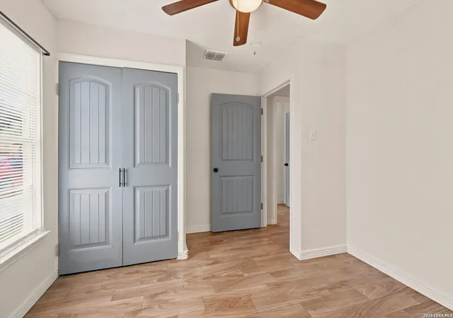 Photo 4 of Single family home for sale at 4359 Wild Oak Dr, San Antonio, TX 78219 | MLS# 1997003 | Listing updated on 2026-09-19