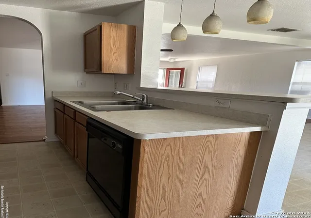 5th image of 417 Hinge Fls, Cibolo, TX 78108 | MLS# 1997029
