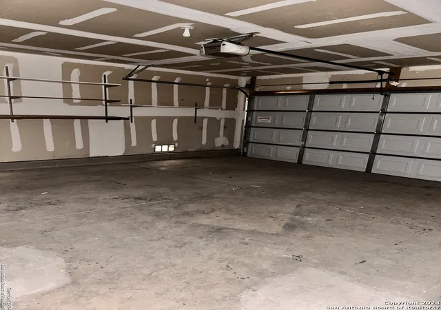 10th image of 417 Hinge Fls, Cibolo, TX 78108 | MLS# 1997029