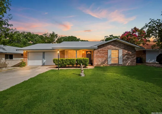 Photo 1 of Sale Pending at 3723 Chartwell Dr, San Antonio, TX 78230 | MLS# 1997045 | Listing updated on 2026-07-31