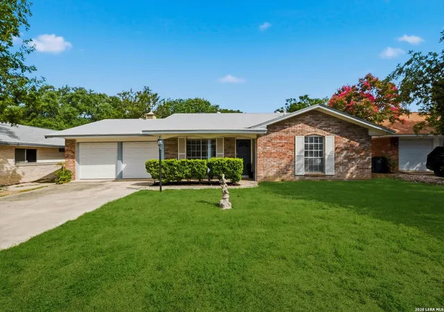 Photo 2 of Sale Pending at 3723 Chartwell Dr, San Antonio, TX 78230 | MLS# 1997045 | Listing updated on 2026-07-31