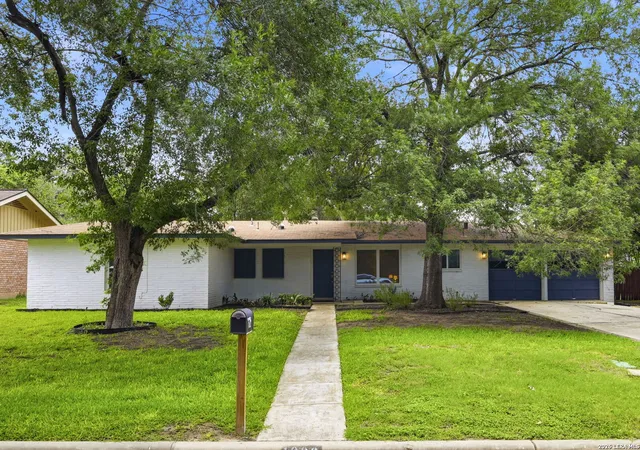 Photo 1 of Single family home for sale at 1022 Grey Oak Dr, San Antonio, TX 78213 | MLS# 1997062 | Listing updated on 2026-07-13
