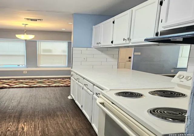 Photo 4 of Single family home for sale at 6903 E Belforest, San Antonio, TX 78239 | MLS# 1997065 | Listing updated on 2026-09-14
