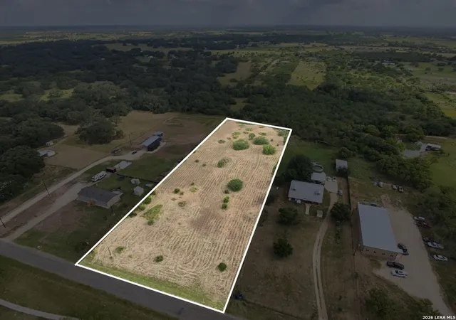 2nd image of 585 County Road 768, Devine, TX 78016 | MLS# 1997074