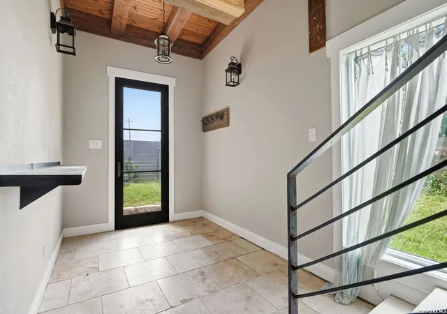 2nd image of 606 E Austin St, Luling, TX 78648 | MLS# 1997087