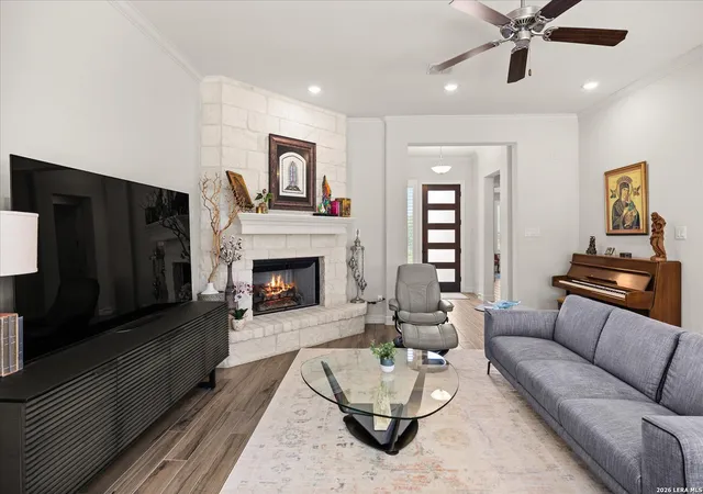 Photo 3 of Single family home for sale at 2 Canario Ln, Boerne, TX 78006 | MLS# 1997098 | Listing updated on 2026-09-14