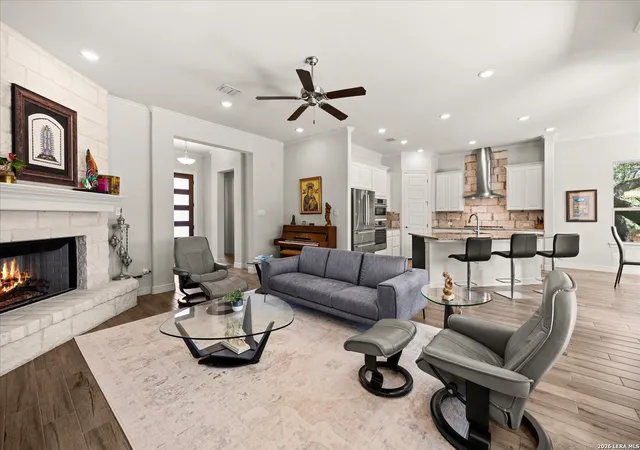 Photo 4 of Single family home for sale at 2 Canario Ln, Boerne, TX 78006 | MLS# 1997098 | Listing updated on 2026-09-14