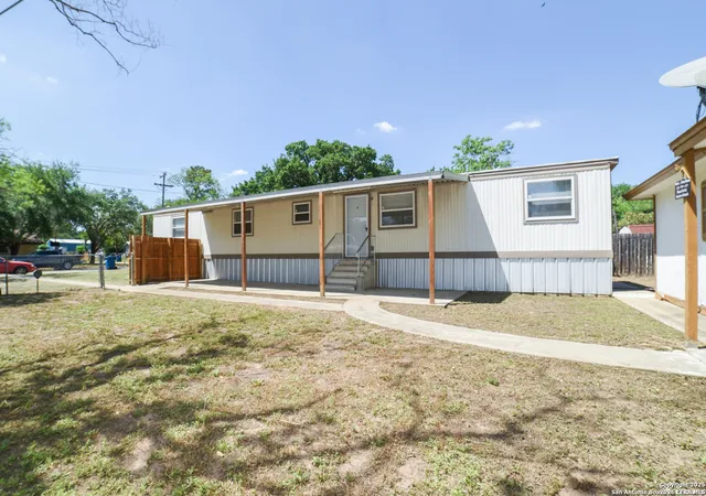 Photo 2 of Multi family home for sale at 215 Greenlawn Ave, Pleasanton, TX 78064 | MLS# 1997135 | Listing updated on 2026-07-13