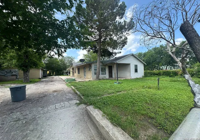 Photo 3 of Sale Pending at 1408 W Gerald Ave, San Antonio, TX 78211 | MLS# 1997148 | Listing updated on 2026-08-24