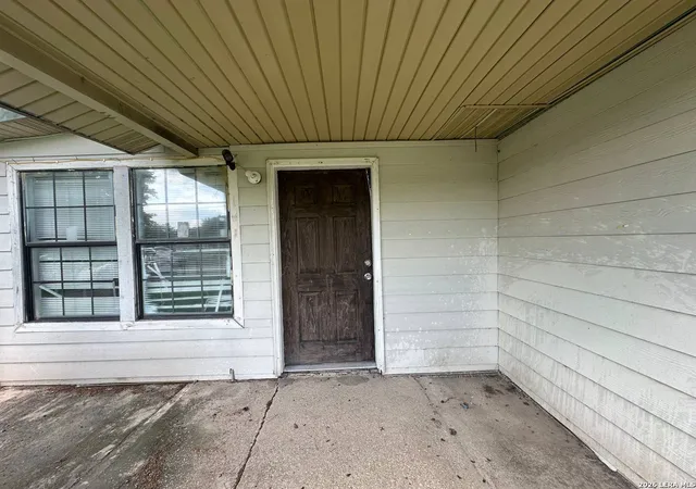 Photo 4 of Sale Pending at 1408 W Gerald Ave, San Antonio, TX 78211 | MLS# 1997148 | Listing updated on 2026-08-24