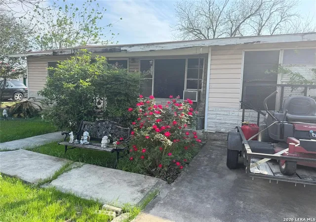 2nd image of 137 N Kowald Ln, New Braunfels, TX 78130 | MLS# 1997156