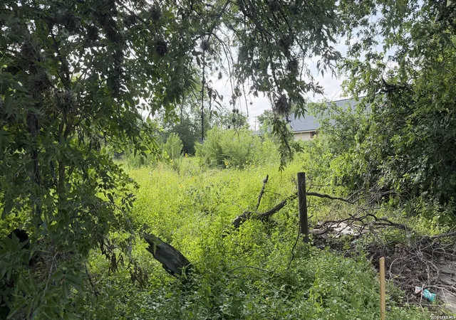 Photo 2 of Land for sale at 207 La Gloria St, San Antonio, TX 78237 | MLS# 1997178 | Listing updated on 2026-07-13