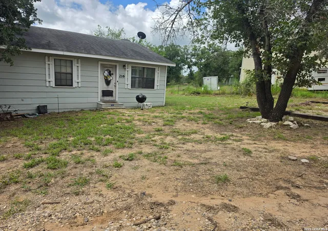 2nd image of 216 Creeks End, Floresville, TX 78114 | MLS# 1997196