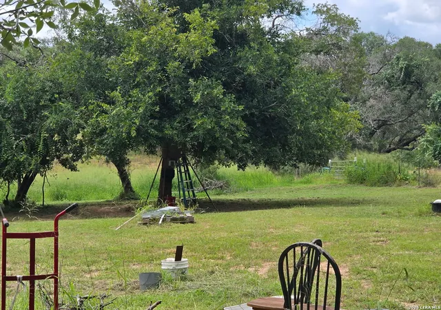 4th image of 216 Creeks End, Floresville, TX 78114 | MLS# 1997196