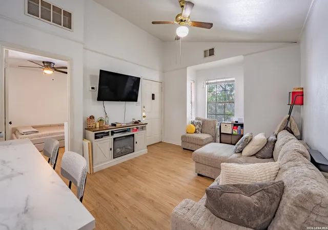 3rd image of 4803 Hamilton Wolfe #310, San Antonio, TX 78240 | MLS# 1997206