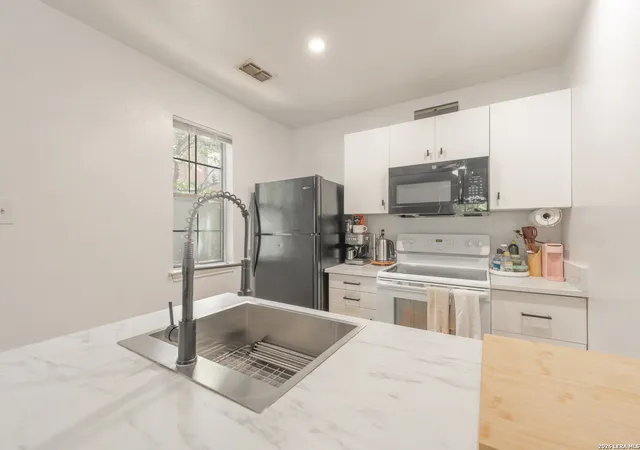 5th image of 4803 Hamilton Wolfe #310, San Antonio, TX 78240 | MLS# 1997206