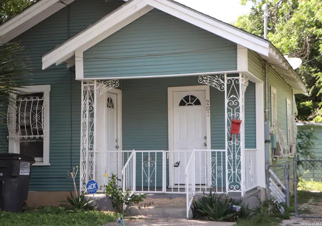 2nd image of 207 W Franciscan, San Antonio, TX 78204 | MLS# 1997222