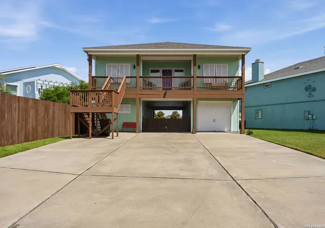 Photo 1 of Single family home for sale at 304 Bayview Dr, Citybythesea, TX 78336 | MLS# 1997228 | Listing updated on 2026-08-09