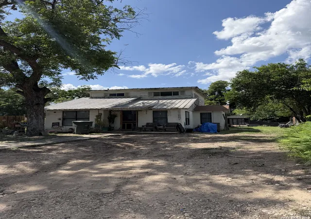 1st image of 118 E Mill St, Uvalde, TX 78801 | MLS# 1997251