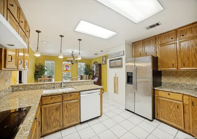 Photo 4 of Single family home for sale at 1717 Embassy Rd, Pleasanton, TX 78064 | MLS# 1997254 | Listing updated on 2026-09-02