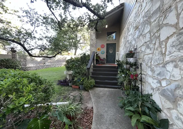 Photo 2 of Sale Pending at 1316 Saint Andrews, San Antonio, TX 78248 | MLS# 1997262 | Listing updated on 2026-08-03