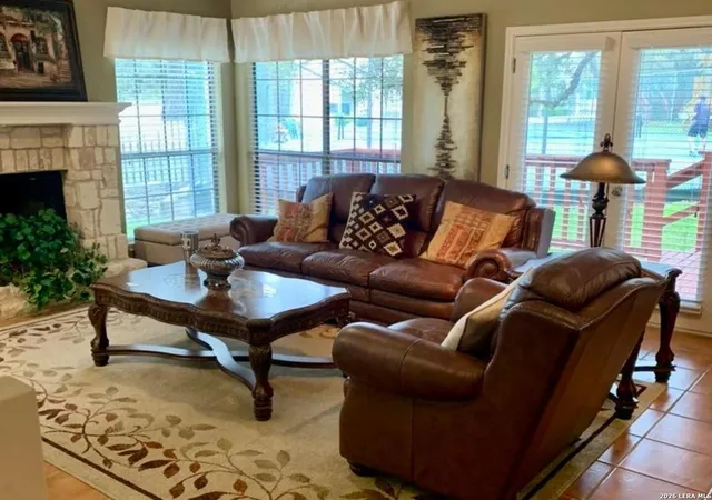Listing Photo 4 - Condo for sale in building located at 1316 Saint Andrews, San Antonio, TX 78248