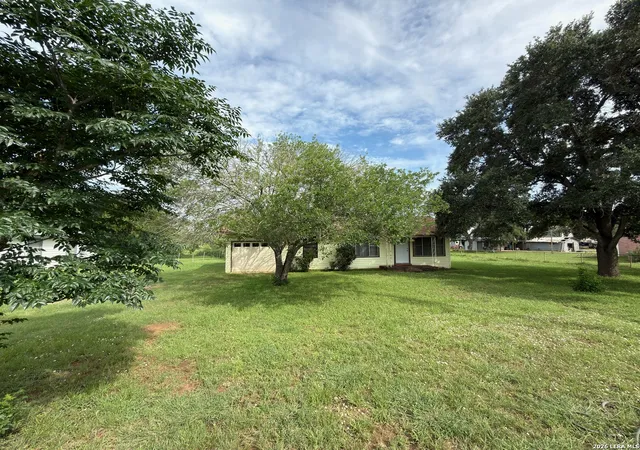 Homes for sale in Floresville, TX | 1920 Sutherland Springs Rd, Floresville, TX 78114 | MLS# 1997263